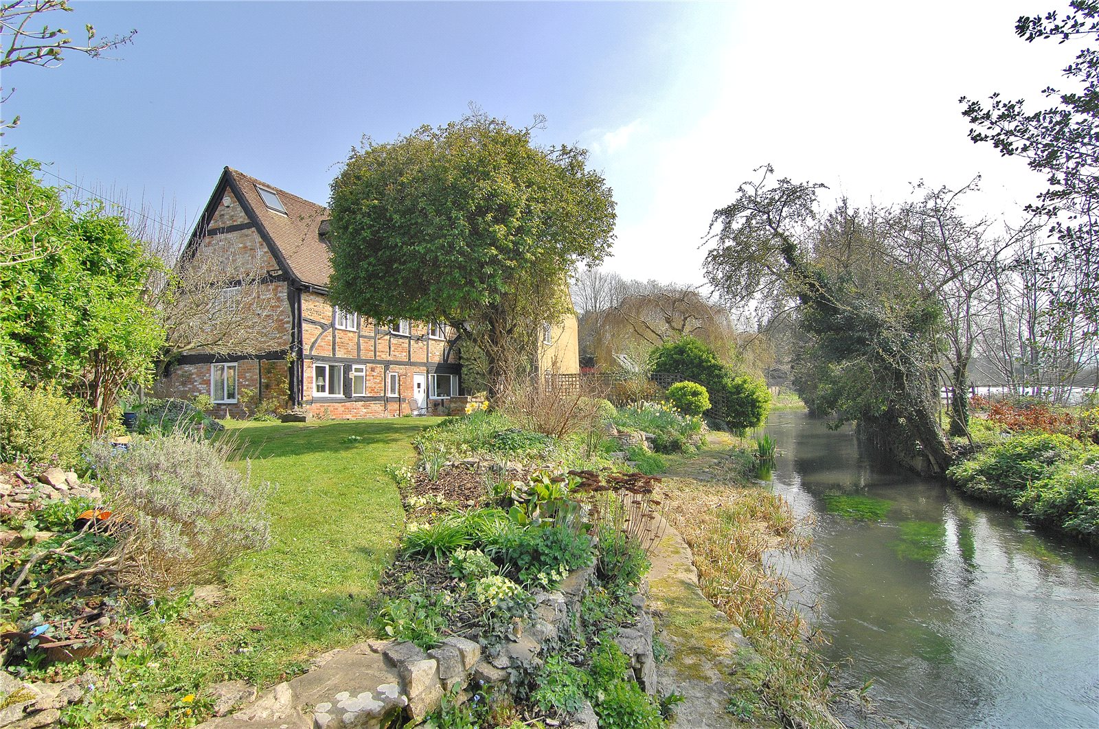 Roof Repair Stonehouse Gloucestershire (GL10)